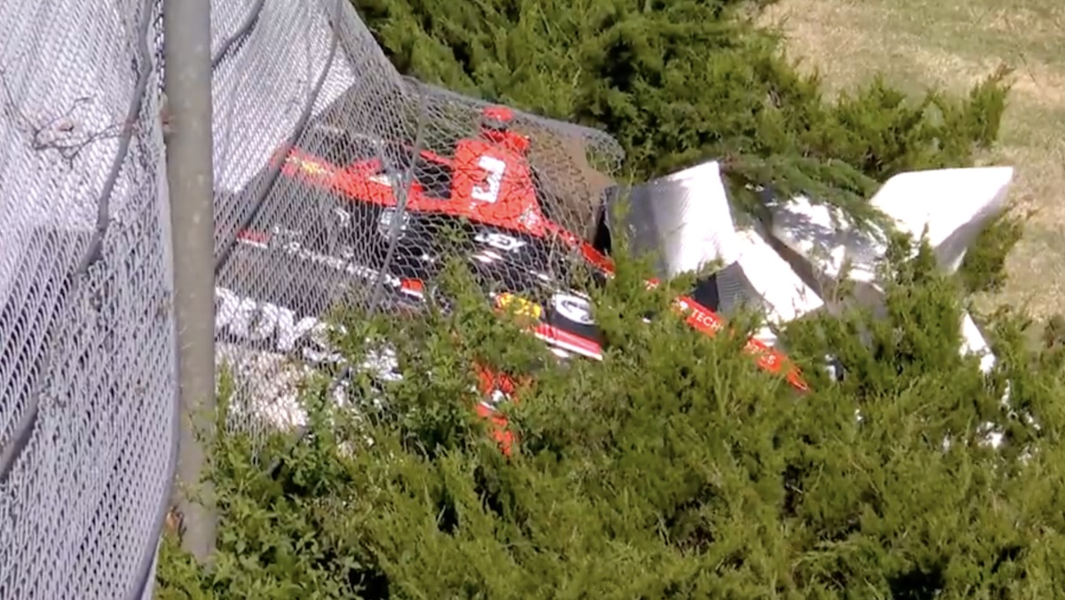 VÍDEO – Scott McLaughlin sofre um acidente dramático nos treinos da IndyCar enquanto Alex Palou lidera as tabelas.