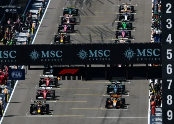 F1 revolutionizes starting procedure at Australian GP: turbo lag fears addressed with bold changes