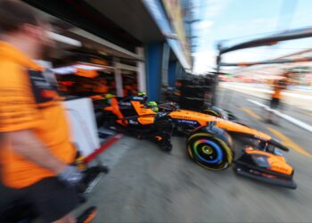 Lando Norris faces disastrous start to F1 title defence at Australian Grand Prix: gearbox nightmare