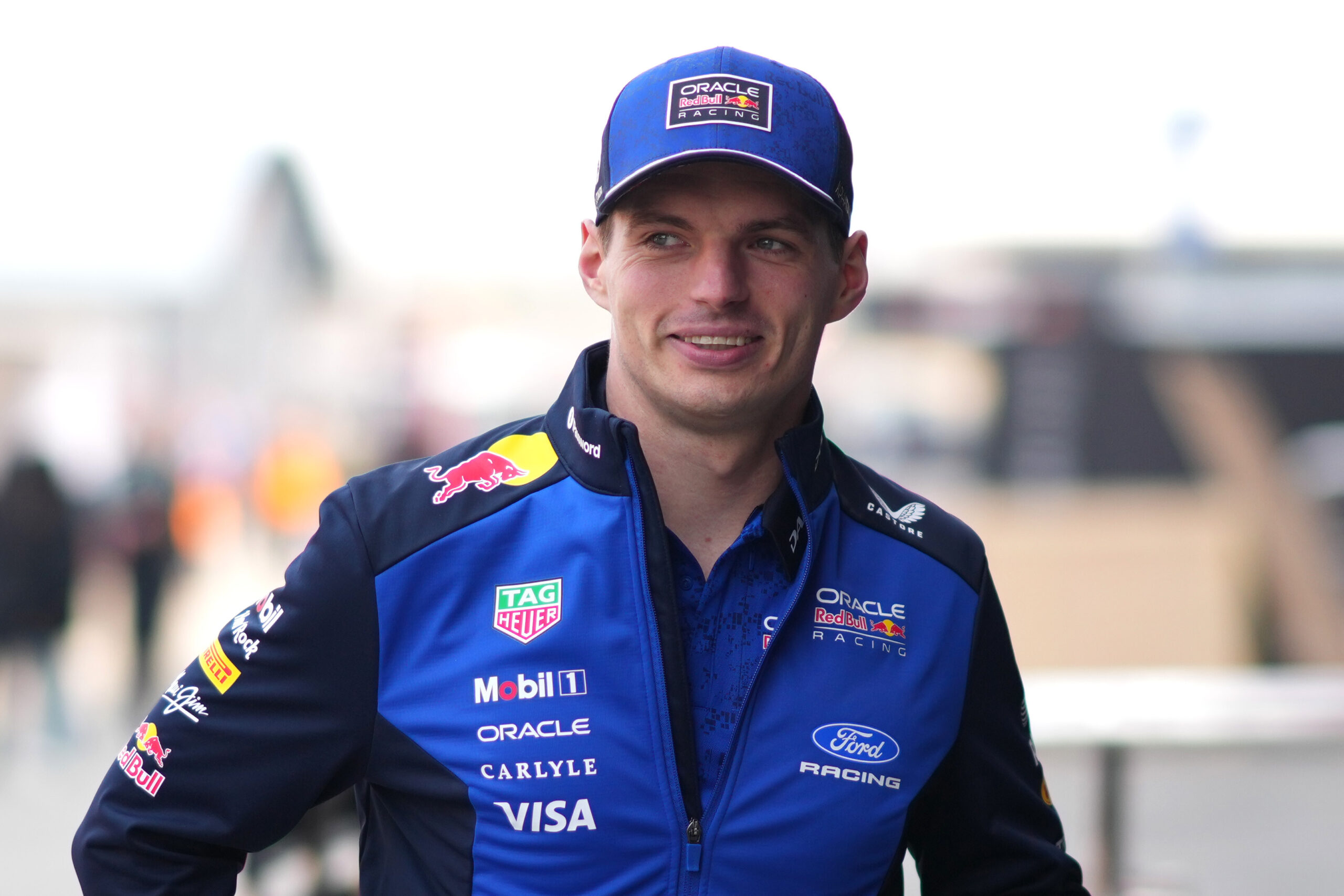 Max Verstappen revela potencial na Red Bull, mas admite: ‘não conseguimos competir agora’.