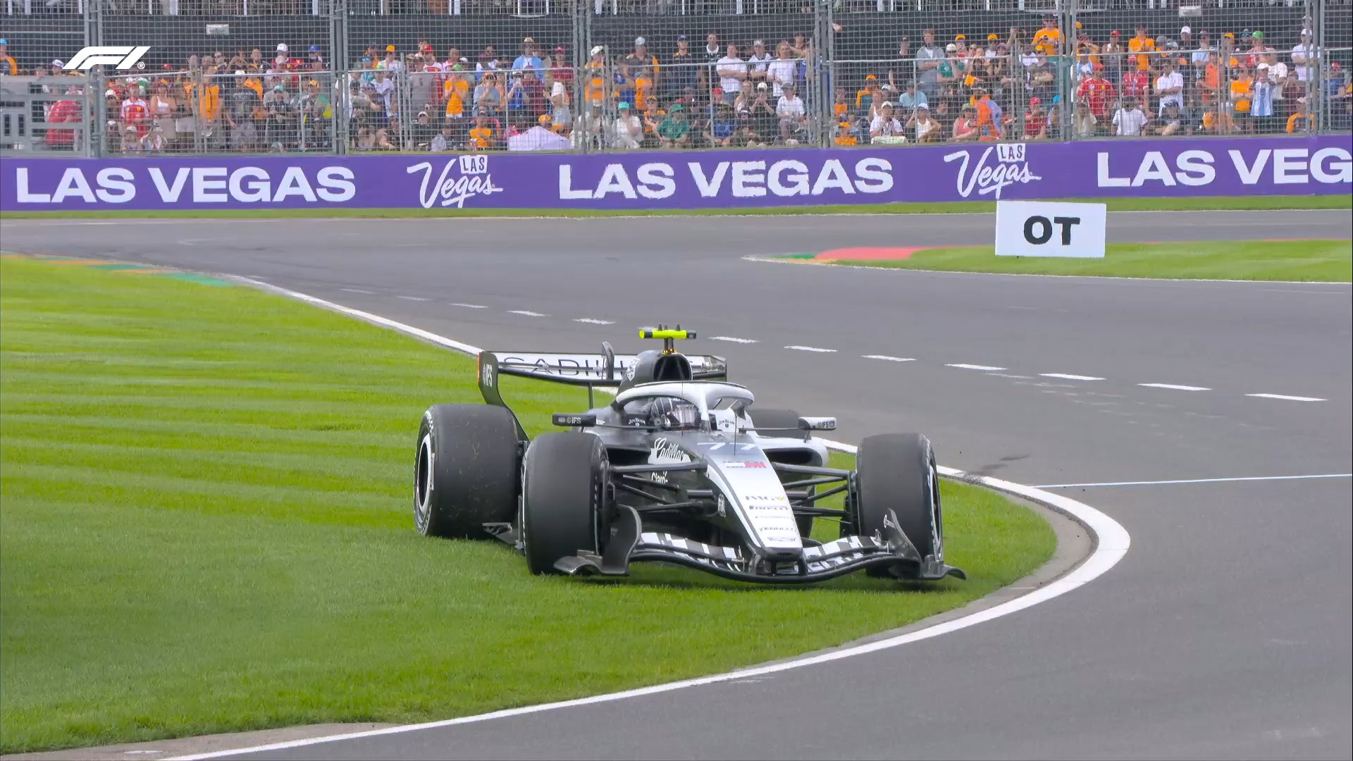 Valtteri Bottas sai de forma dramática do GP da Austrália: um início chocante para a temporada.