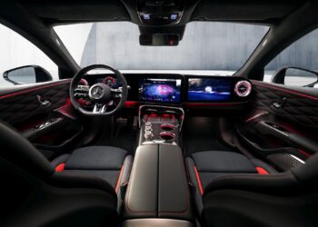 Novo Mercedes-AMG GT 4 portas Coupé: interior revelado
