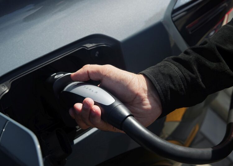 Estudo britânico enaltece longevidade das baterias dos automóveis elétricos