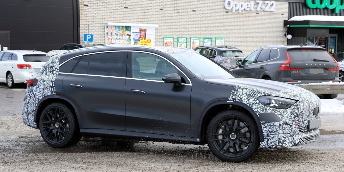 Mercedes-AMG GLC elétrico surge quase sem camuflagem: novo SUV AMG poderá ultrapassar os 900 cv