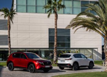 Novo Mazda CX-5 chega a Portugal: terceira geração aposta em mais espaço, tecnologia e eficiência