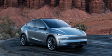 Tesla Model Y volta a propor 7 lugares
