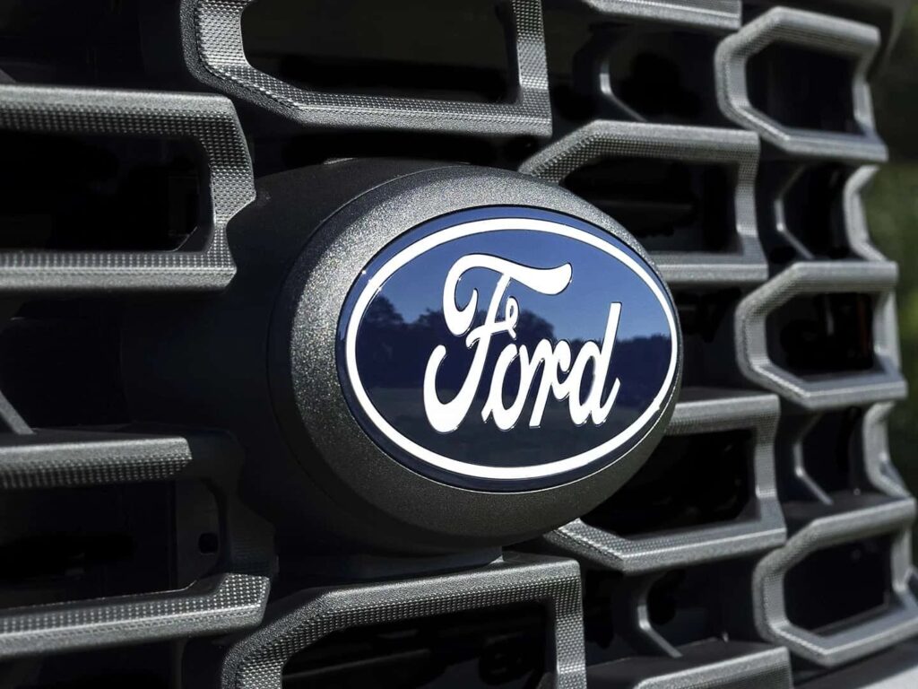 Ford avança com recolha de mais de 250 mil SUVs nos EUA devido a falha de software