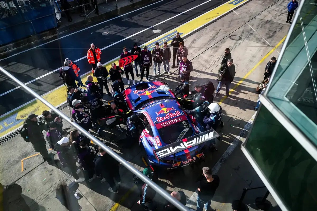 Helmut Marko revela a dramática proibição de Nordschleife para Max Verstappen: por que a segurança veio em primeiro lugar.