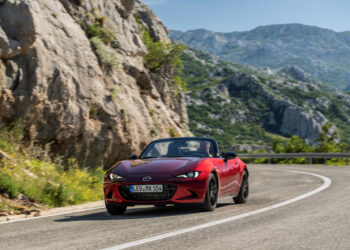 Novo Mazda MX-5 mantém-se (para já…) sem eletrificação
