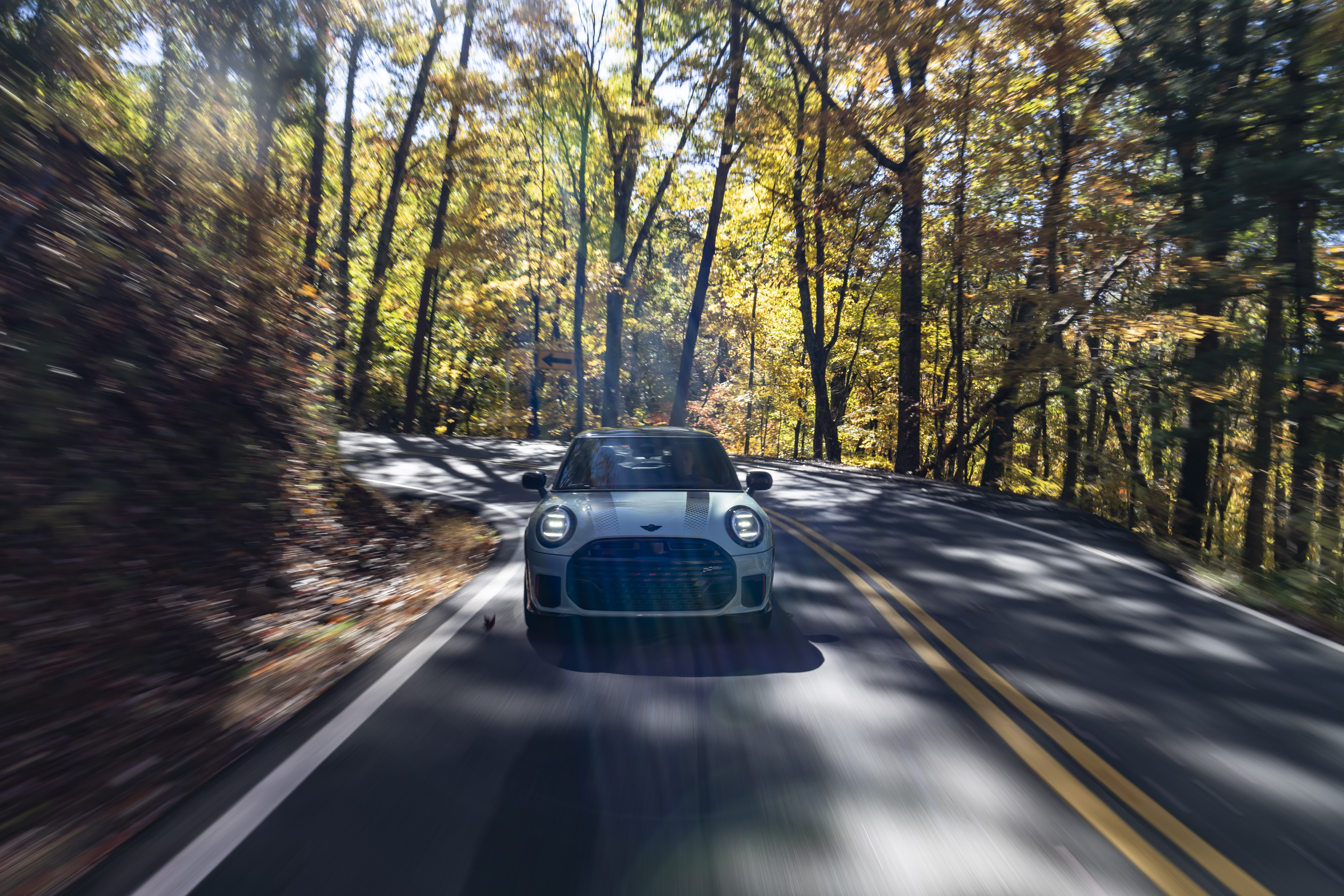 MINI JCW enfrenta a temida “Tail of the Dragon” e mostra do que é capaz em estrada extrema