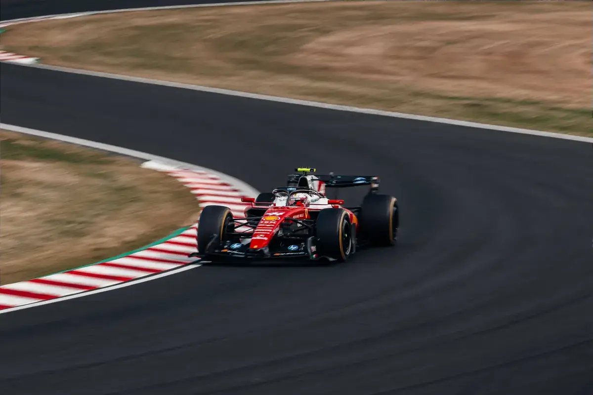 Lewis Hamilton participa nos testes secretos de pneus da Pirelli com a Ferrari: uma performance inovadora em Fiorano.