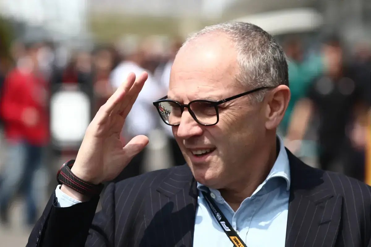 Stefano Domenicali revela informações explosivas sobre o futuro da F1 e os regulamentos de 2026: o que os fãs precisam saber.