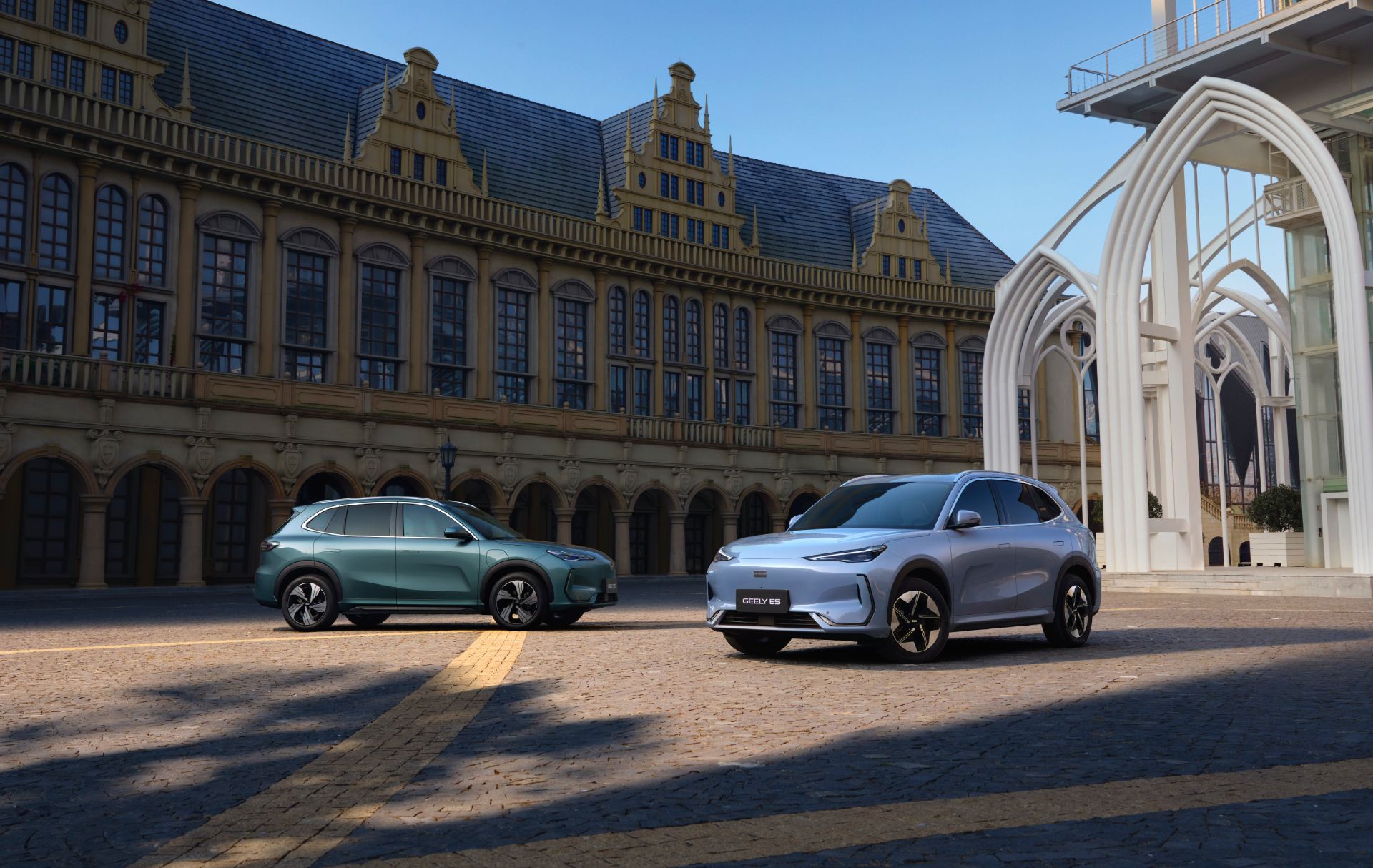 Geely arrives in Portugal with two electrified SUVs and a clear ambition: to conquer the market with technology and range