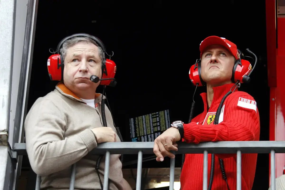 Jean Todt revela uma verdade surpreendente sobre a fragilidade oculta e a personalidade forte de Michael Schumacher.