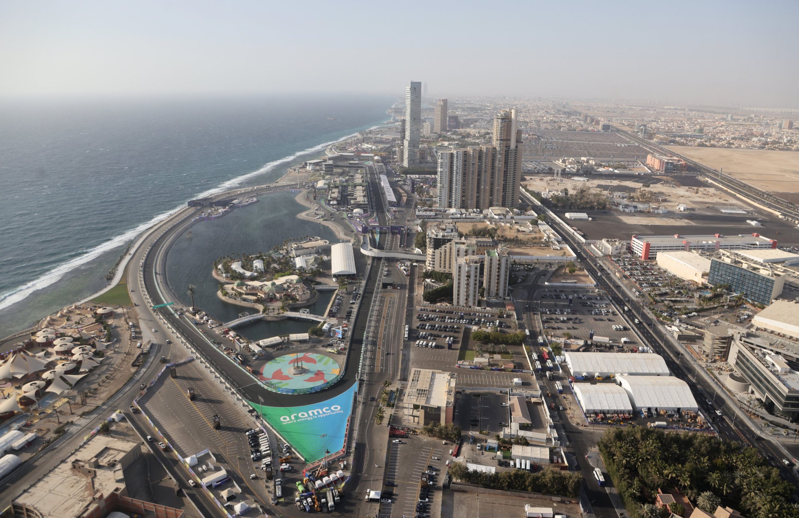 Calendário da F1 2026 em reestruturação dramática à medida que surge a cronologia do GP da Arábia Saudita.