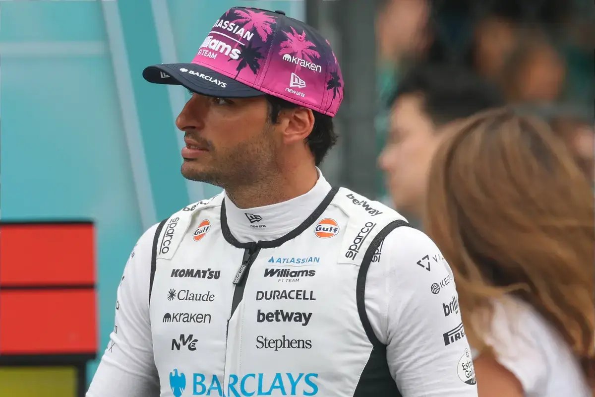 Carlos Sainz revela frustração com o desempenho da Williams em Miami e o cronograma incerto de recuperação na F1.