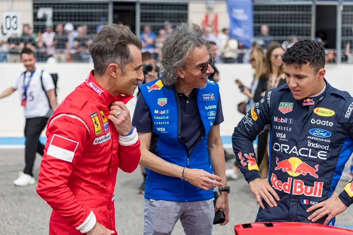 Laurent Mekies delineia uma estratégia audaciosa para a Red Bull: cultivar talento enquanto mantém as opções em aberto.
