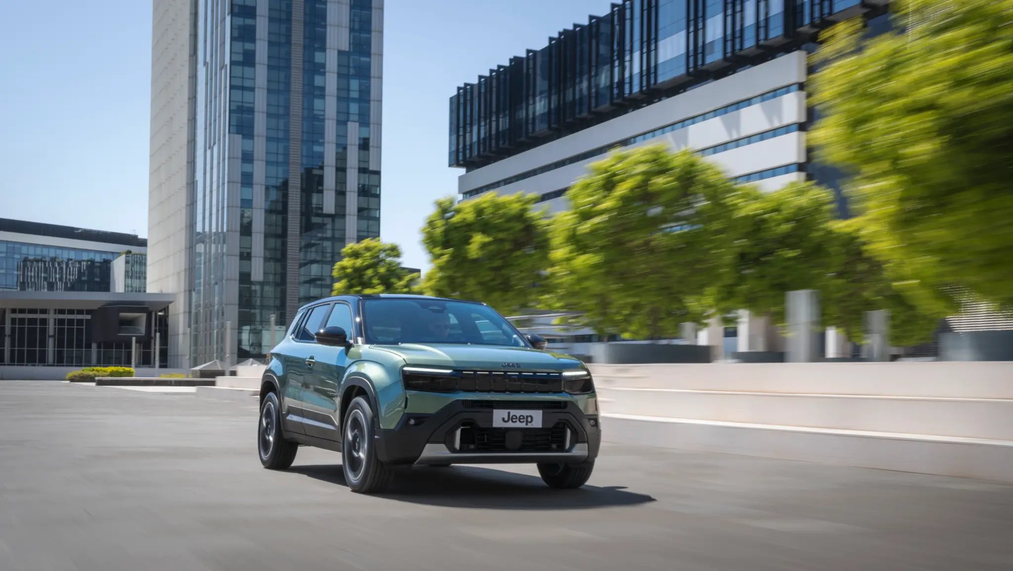 Jeep Avenger renova-se e estreia novo motor a gasolina