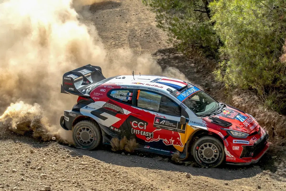 Evans mantém liderança, mas Ogier reforça ameaça ao título WRC 2026