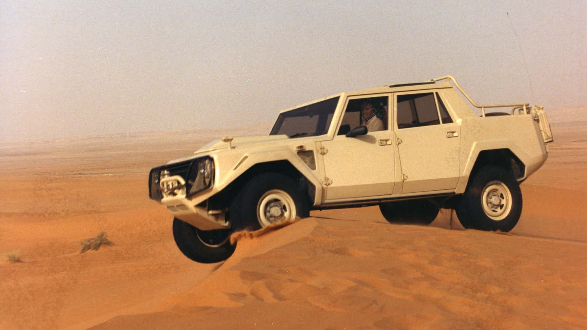 Lamborghini LM002 celebra 40 anos