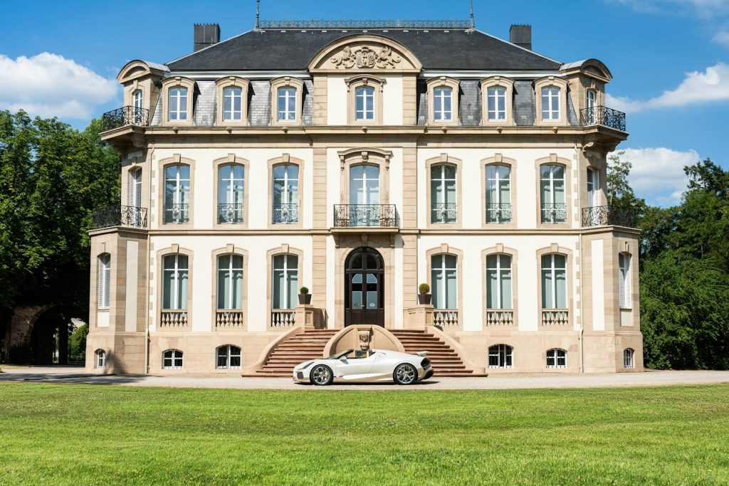 Bugatti termina produção do Mistral e encerra a era do lendário motor W16
