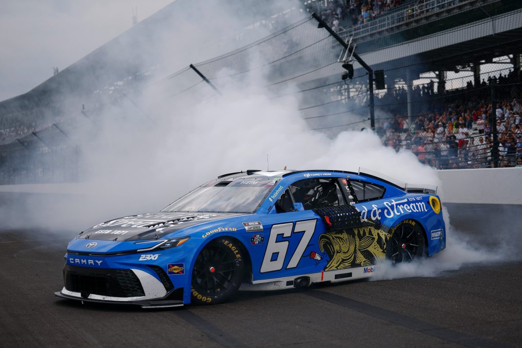 Corey Heim vence Brickyard 400 no seu 15º início na NASCAR cup