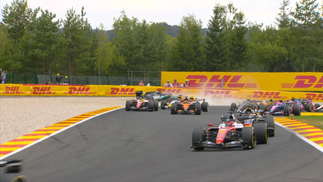 Hamilton discorda de penalização da FIA após colisão com Russell
