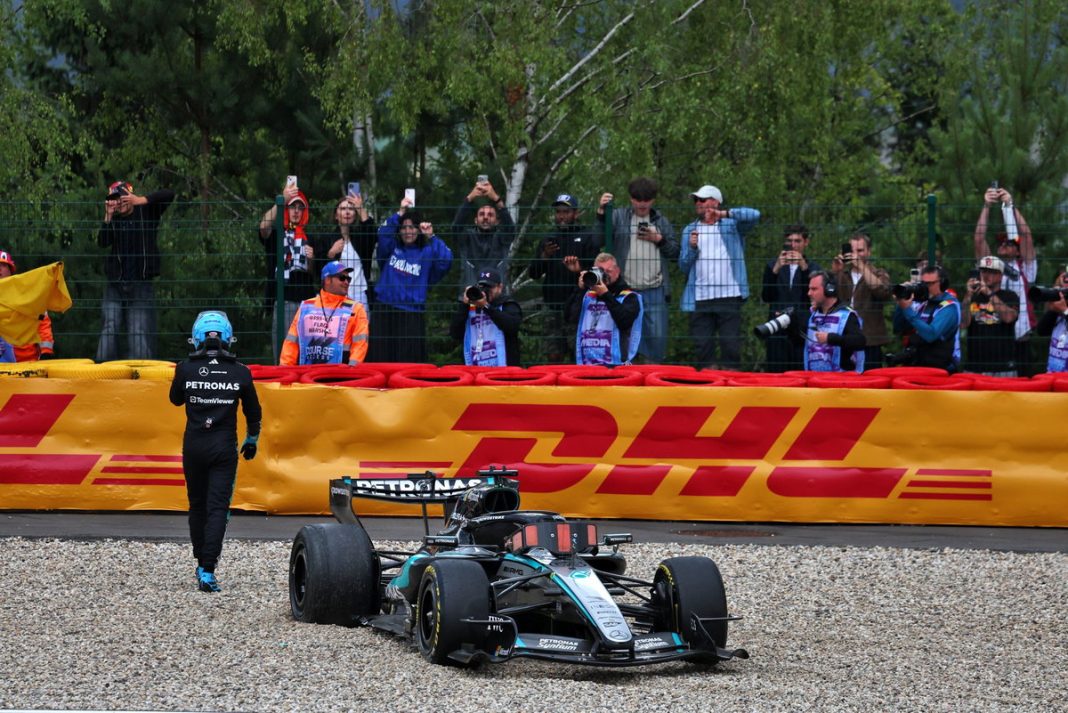 Lewis Hamilton penalizado com cinco segundos no GP da Bélgica