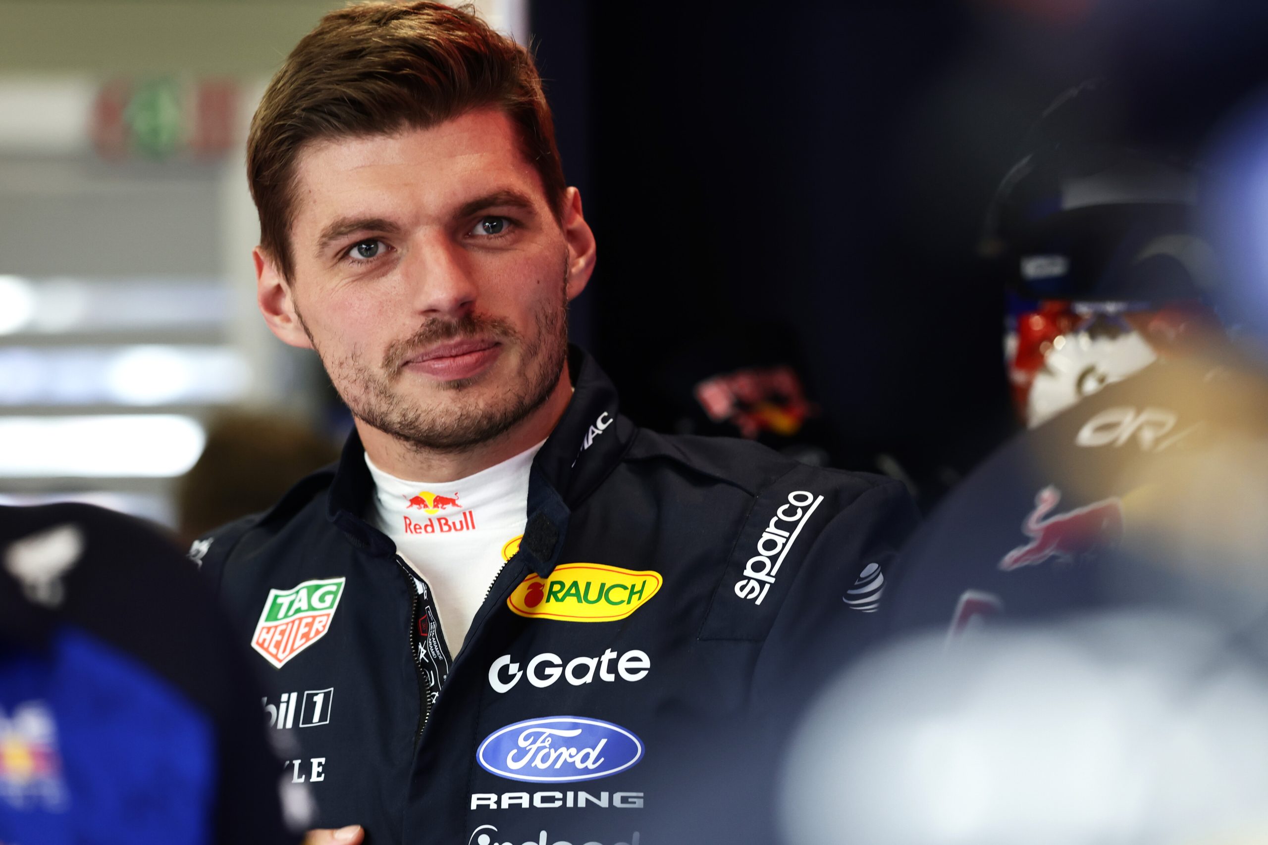Max Verstappen enfrenta realidade dura com falhas na Red Bull