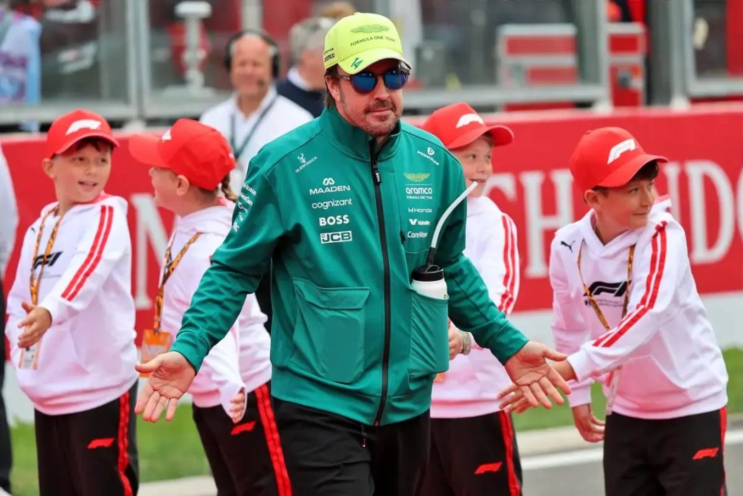 Alonso garante que futuro na Aston Martin não depende de atualizações