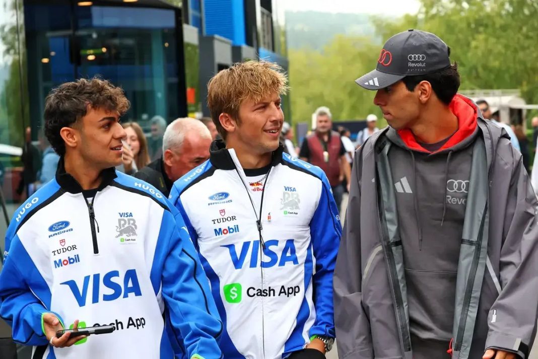 Arvid Lindblad recebe atualização no Vcarb em Spa e Liam Lawson não
