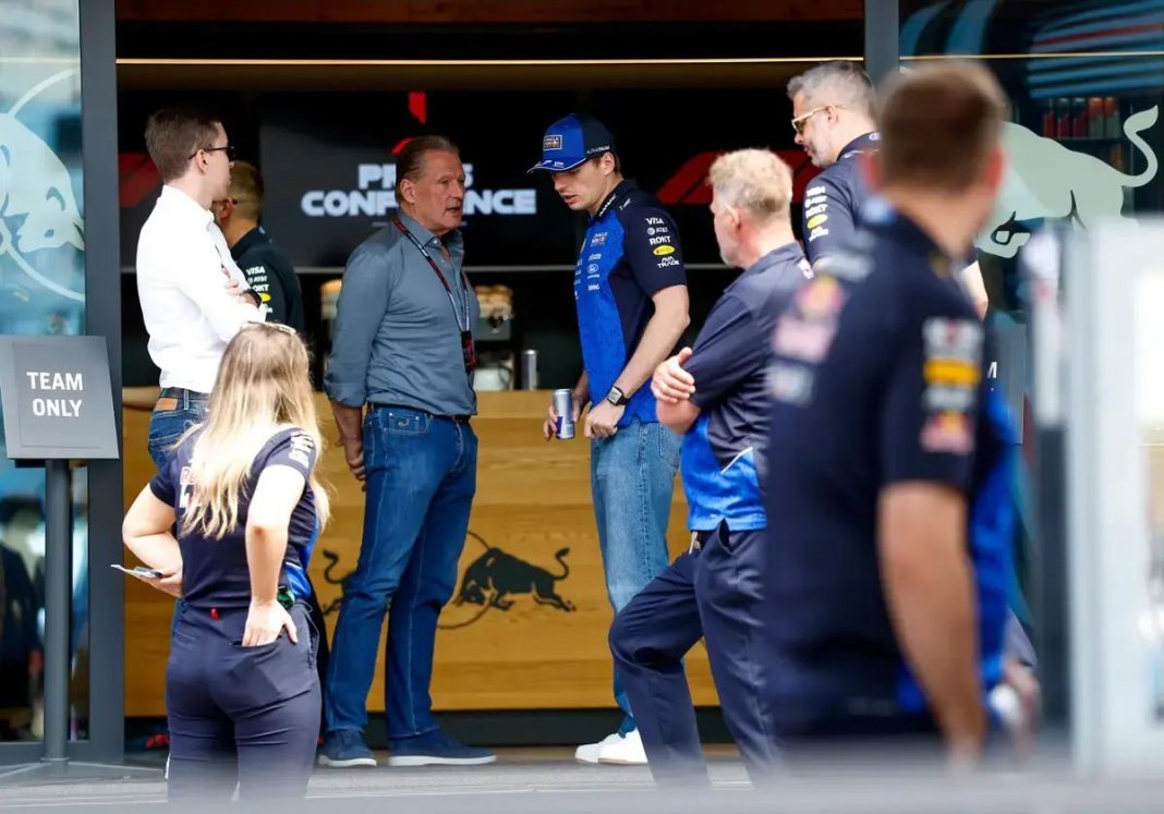 Brundle acusa círculo de Verstappen de querer abalar liderança da Red Bull