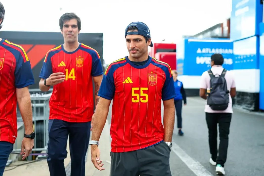 Carlos Sainz elogia Kimi Antonelli após pedido de desculpa na fórmula 1