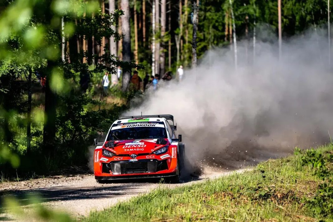 Evans destaca-se com condução de campeão no rally da estónia