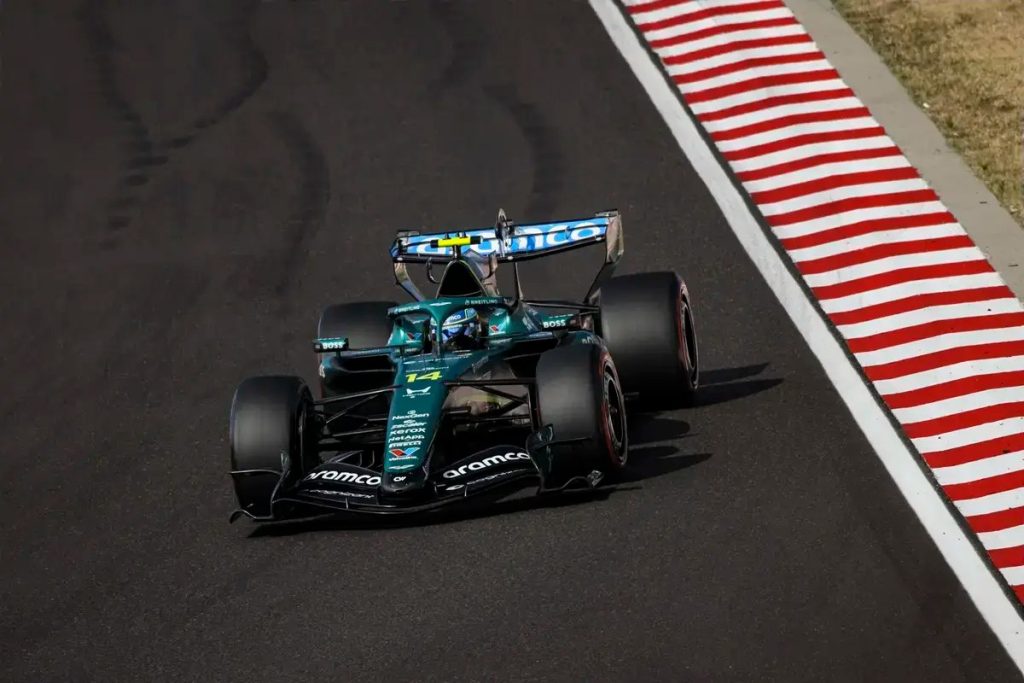 Fernando Alonso dá impulso importante à Aston Martin no GP da hungria