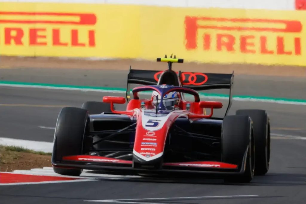 Freddie Slater conquista primeira vitória no grande prémio da hungria de fórmula 3