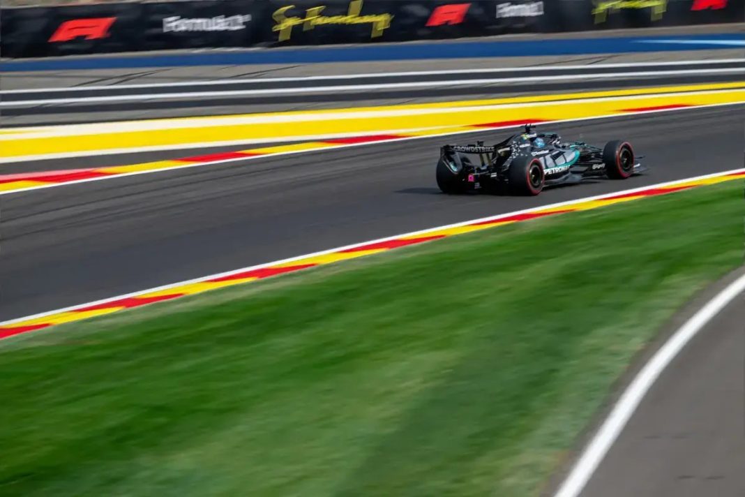 George Russell admite erro que compromete desempenho em Spa