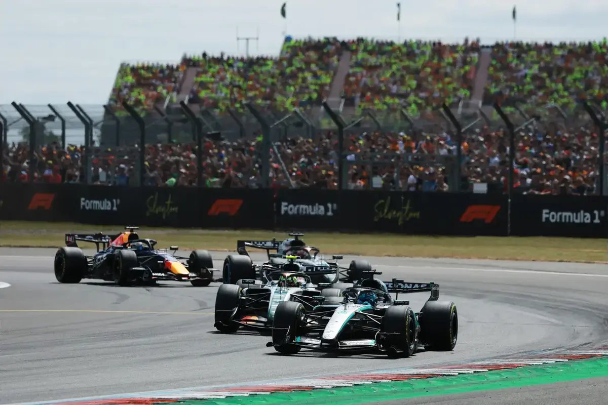 George Russell com dificuldades frente a Kimi Antonelli, diz Bru…