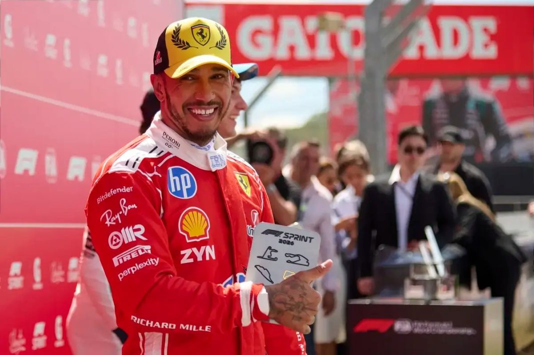 Hamilton renasce na Ferrari após época desastrosa e volta à luta pelo título