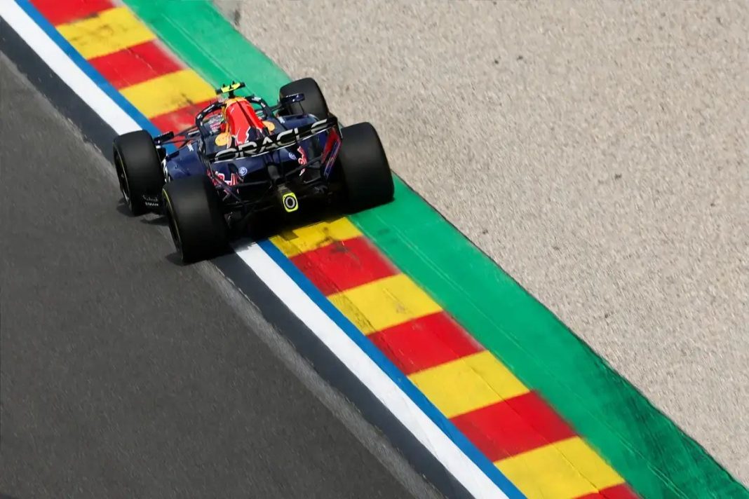 Isack Hadjar explica apoio a Max Verstappen no GP da bélgica