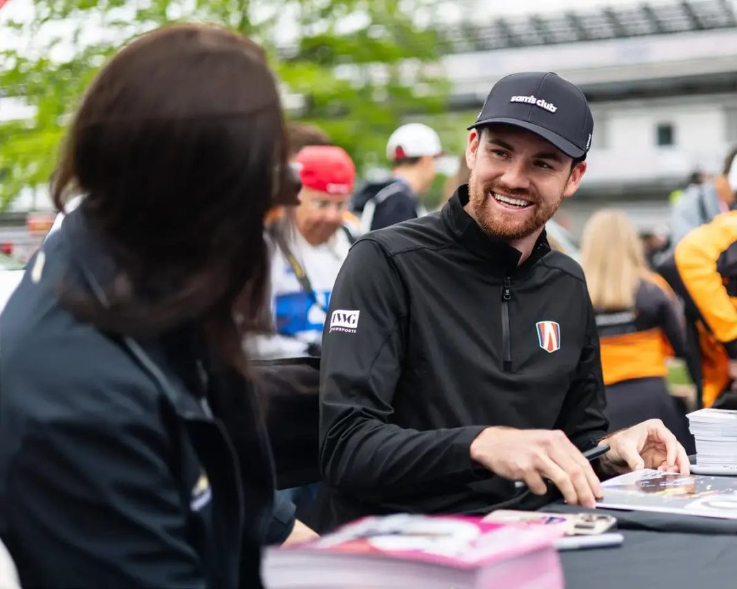 Kyle Kirkwood conquista pole position no Grand Prix de nashville