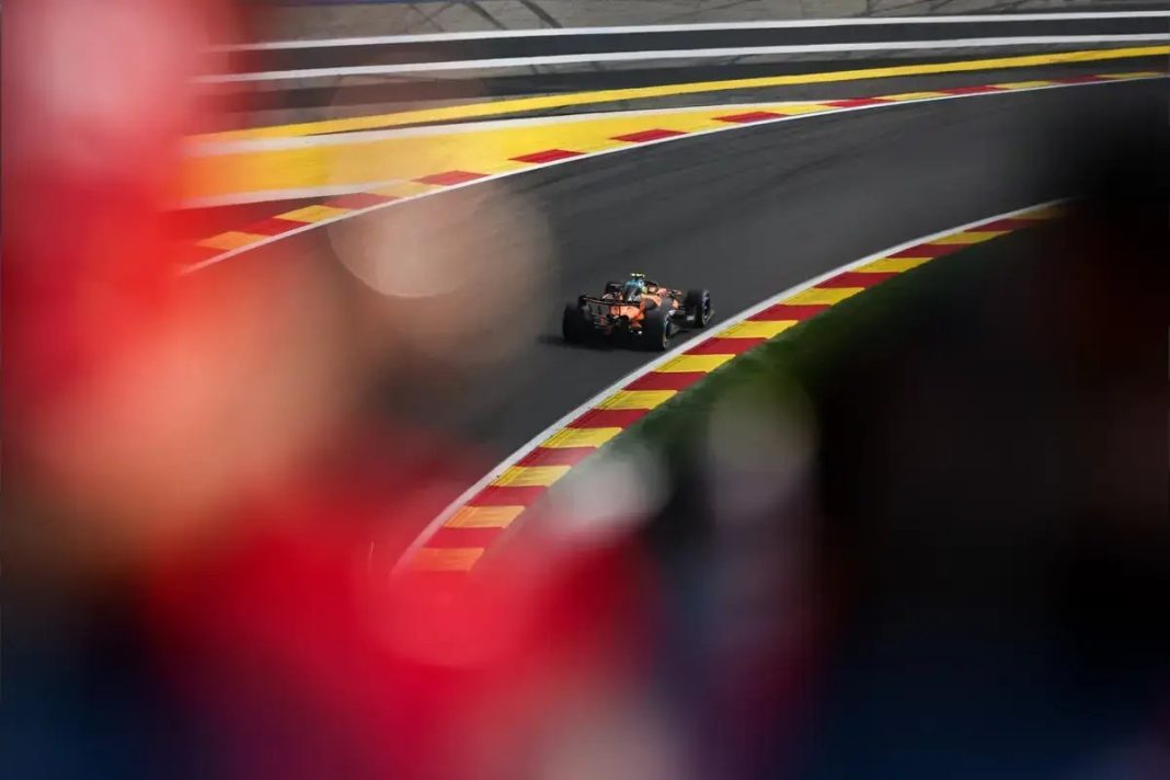 Lando Norris critica controlo excessivo das unidades de potência em F1