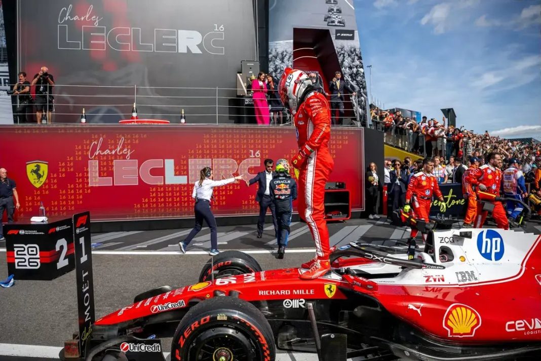 Leclerc reencontra-se e vence após deixar de imitar Hamilton