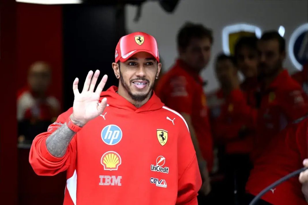 Lewis Hamilton acredita que Ferrari o pode levar ao título em 2026
