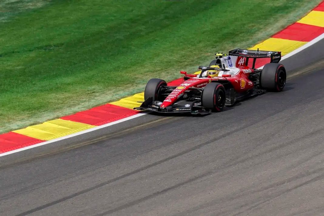 Lewis Hamilton confirma falta de ritmo da Ferrari no treino oficial