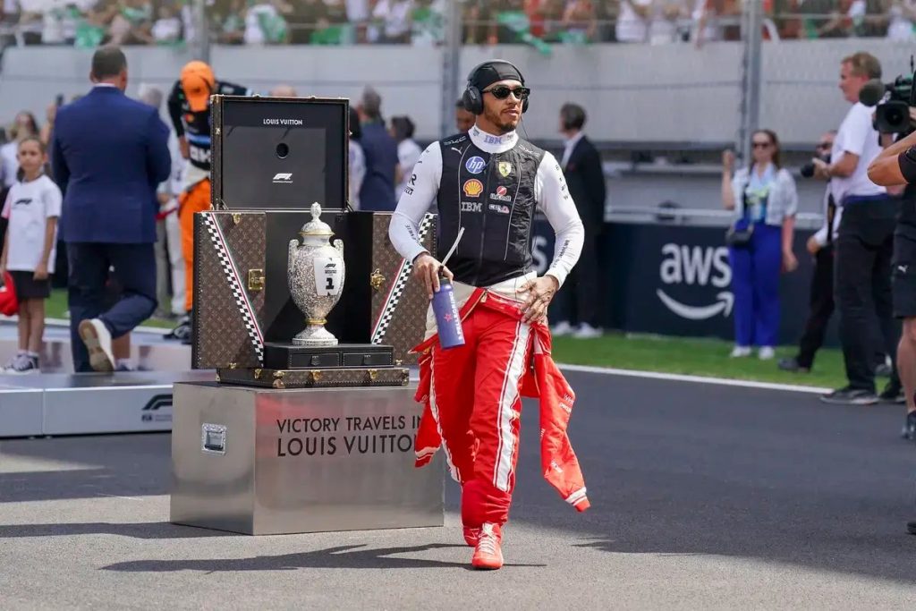 Lewis Hamilton critica estratégia da Ferrari no GP da hungria