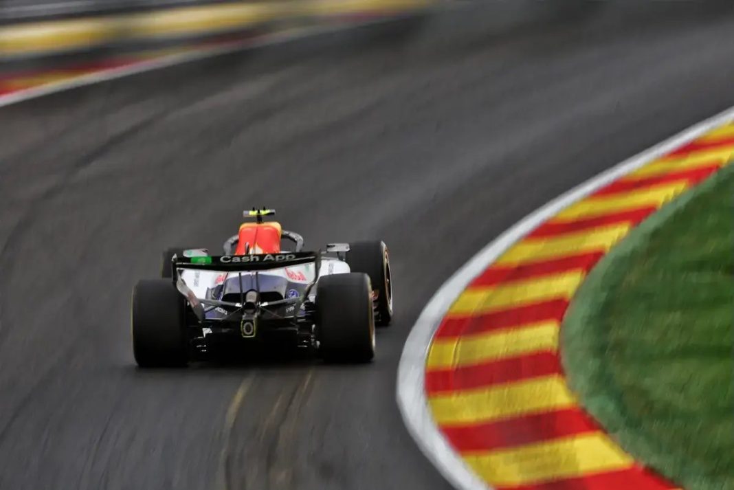 Liam Lawson perdeu atualização do GP da bélgica para Arvid Lindblad