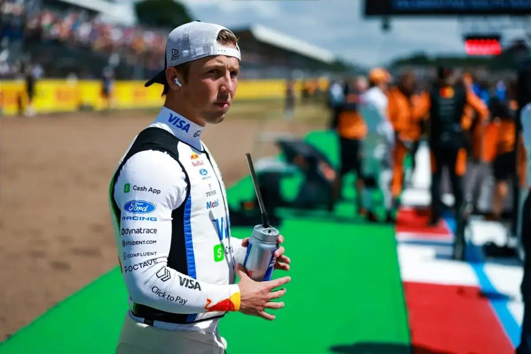 Liam Lawson revela força psicológica contra ódio nas redes sociais
