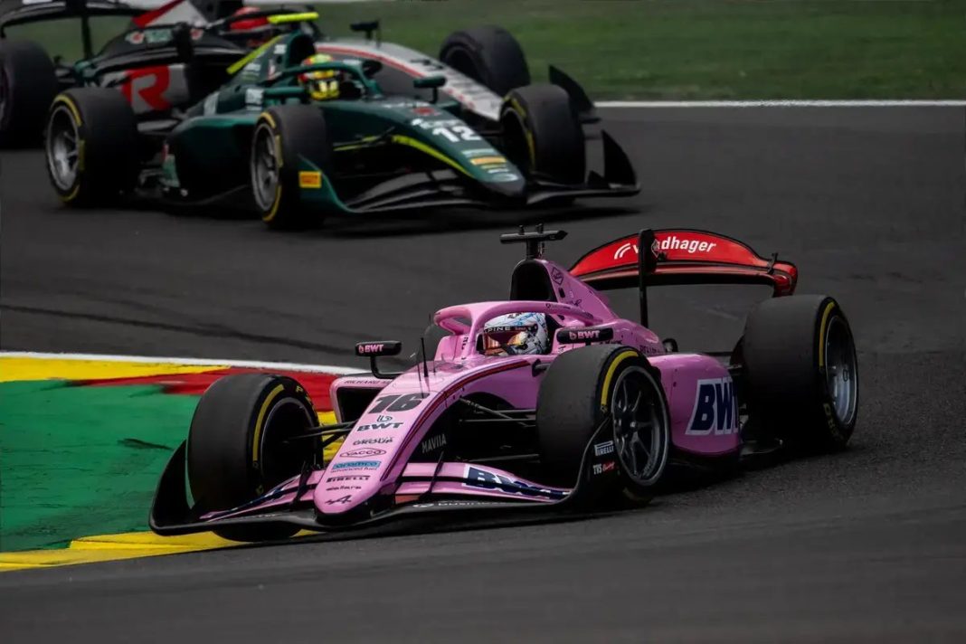 Maini garante pole position da F2 na hungria com vantagem sobre câmara