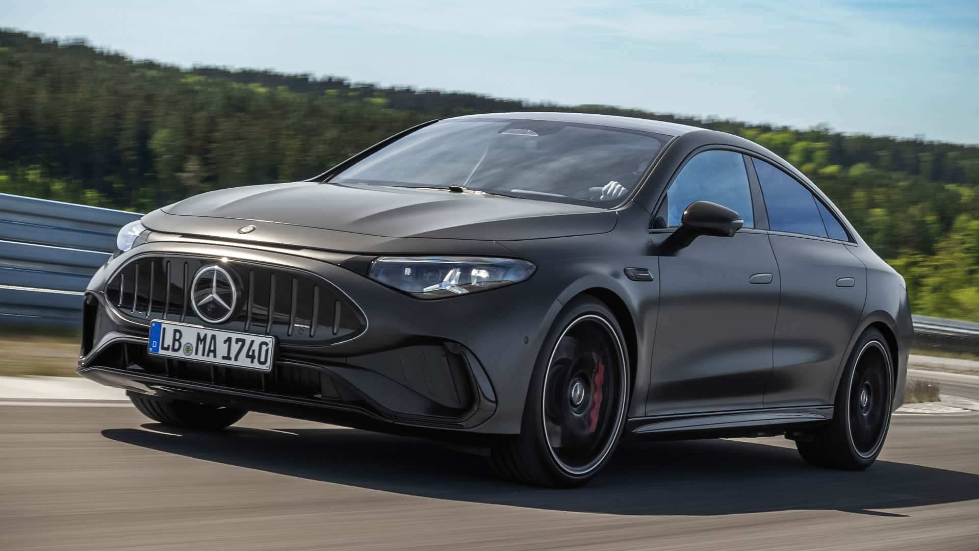 Pode um AMG elétrico continuar a emocionar? O novo CLA 45 tem 680 CV e acelera dos 0 aos 100 km/h em 3 segundos